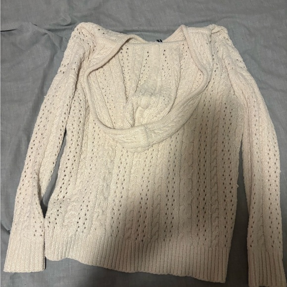 Rue and Willow cream sweater with hood size xs - Picture 3 of 3